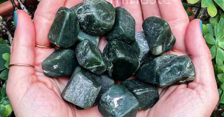 Jade Healing Stone: Benefits & Healing Properties