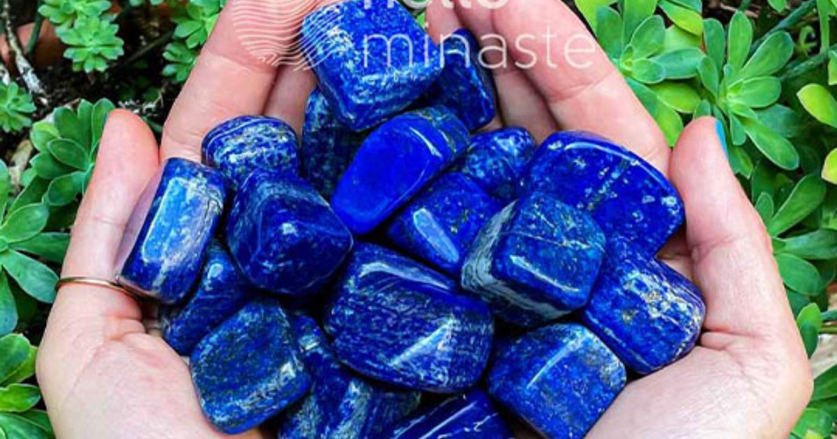 lapis lazuli healing stone tumbled outdoor shooting min cover